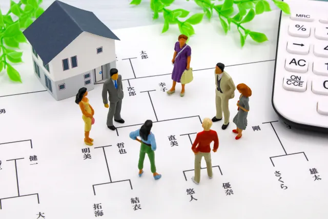親族が集まった今がチャンス。不動産査定と財産目録で相続に備える/佐賀市の不動産相続のことならユーコネクト